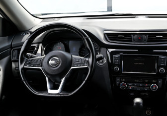 Подержанный автомобиль Nissan X-Trail 2021 года (20 фото)