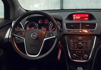 Подержанный автомобиль Opel Mokka 2013 года (19 фото)