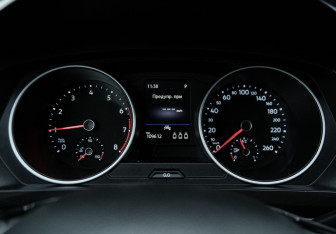 Подержанный автомобиль Volkswagen Tiguan 2020 года (16 фото)