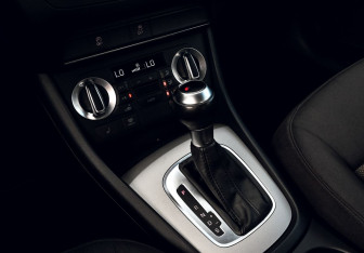 Подержанный автомобиль Audi Q3 2014 года (10 фото)