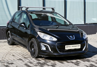 Подержанный автомобиль Peugeot 308 Hatchback 2011 года (7 фото)