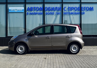 Подержанный автомобиль Nissan Note 2012 года (2 фото)