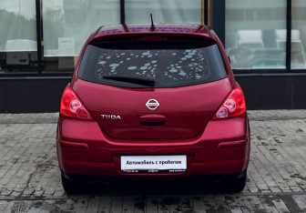 Подержанный автомобиль Nissan Tiida Hatchback 2012 года (4 фото)