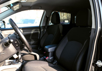 Подержанный автомобиль Mitsubishi ASX 2010 года (16 фото)