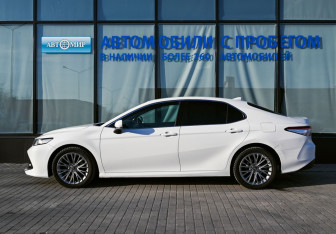 Подержанный автомобиль Toyota Camry Sedan 2020 года (2 фото)