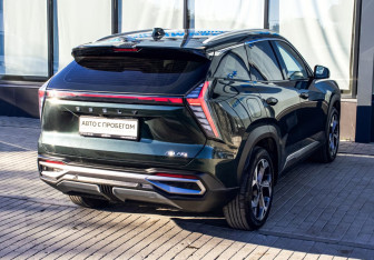 Подержанный автомобиль Geely Atlas 2024 года (5 фото)