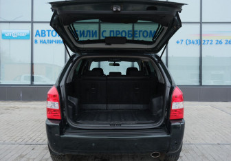 Подержанный автомобиль Hyundai Tucson 2008 года (20 фото)