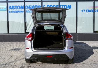 Подержанный автомобиль LADA (ВАЗ) XRAY 2018 года (19 фото)