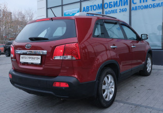 Подержанный автомобиль Kia Sorento 2012 года (5 фото)
