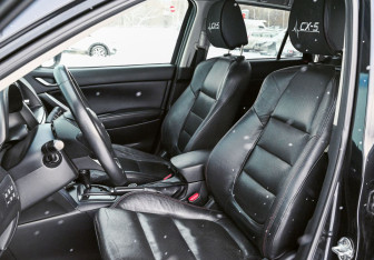 Подержанный автомобиль Mazda CX-5 2012 года (9 фото)