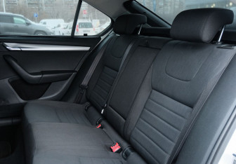 Подержанный автомобиль Skoda Octavia Liftback 2014 года (20 фото)