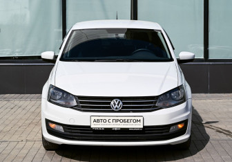 Подержанный автомобиль Volkswagen Polo Sedan 2015 года (8 фото)