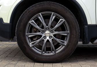 Подержанный автомобиль Volvo XC90 2011 года (22 фото)