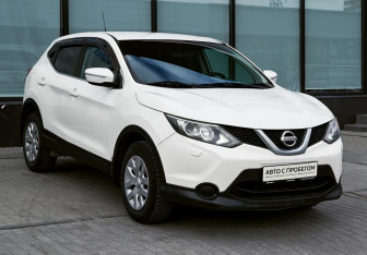 Подержанный автомобиль Nissan Qashqai 2014 года (7 фото)