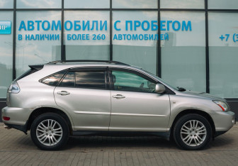 Подержанный автомобиль Lexus RX 2006 года (6 фото)