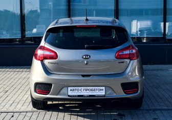 Подержанный автомобиль Kia Ceed Hatchback 2016 года (4 фото)