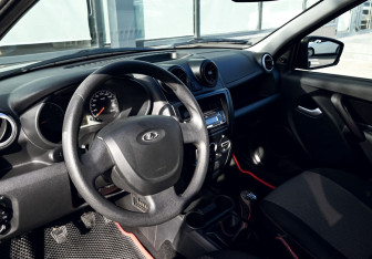 Подержанный автомобиль LADA (ВАЗ) Granta Liftback 2018 года (13 фото)