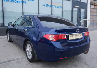 Подержанный автомобиль Honda Accord Sedan 2011 года (3 фото)