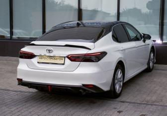 Подержанный автомобиль Toyota Camry Sedan 2021 года (5 фото)