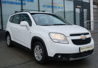 Подержанный автомобиль Chevrolet Orlando 2012 года (7 фото)