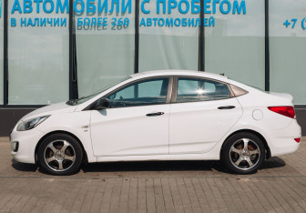 Подержанный автомобиль Hyundai Solaris Sedan 2012 года (2 фото)