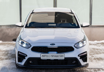 Подержанный автомобиль Kia Cerato Sedan 2019 года (8 фото)