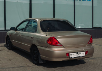 Подержанный автомобиль Kia Spectra Sedan 2007 года (3 фото)