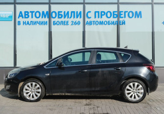 Подержанный автомобиль Opel Astra Hatchback 2011 года (2 фото)