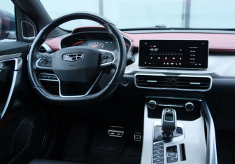 Подержанный автомобиль Geely Coolray 2021 года (11 фото)