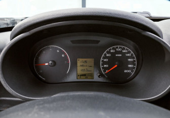 Подержанный автомобиль LADA (ВАЗ) Granta Sedan 2012 года (9 фото)