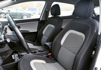 Подержанный автомобиль Kia Ceed Hatchback 2018 года (15 фото)