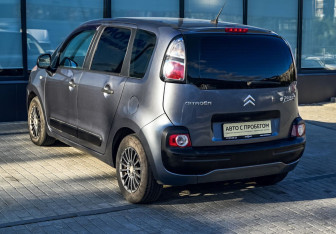 Подержанный автомобиль Citroen C3 Picasso 2010 года (3 фото)