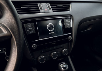 Подержанный автомобиль Skoda Octavia Liftback 2020 года (11 фото)