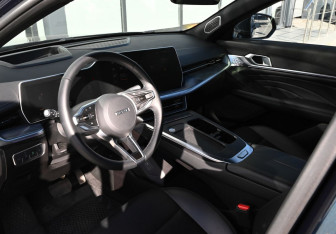Подержанный автомобиль Haval F7 2025 года (18 фото)