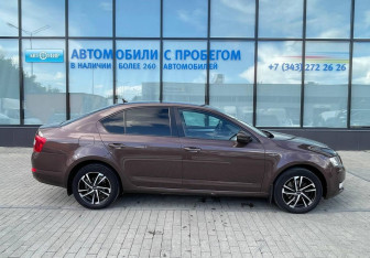 Подержанный автомобиль Skoda Octavia Liftback 2017 года (6 фото)