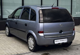 Подержанный автомобиль Opel Meriva 2007 года (3 фото)