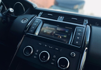 Подержанный автомобиль Land Rover Discovery 2017 года (14 фото)