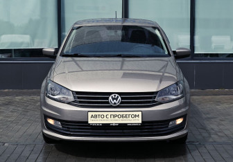 Подержанный автомобиль Volkswagen Polo Sedan 2017 года (19 фото)