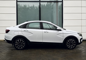 Подержанный автомобиль LADA (ВАЗ) Vesta Sedan 2023 года (6 фото)