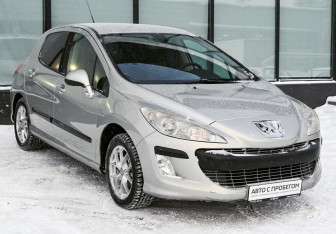 Подержанный автомобиль Peugeot 308 Hatchback 2009 года (7 фото)