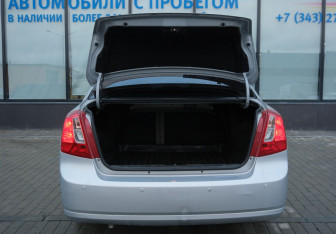 Подержанный автомобиль Chevrolet Lacetti Sedan 2007 года (16 фото)