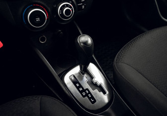 Подержанный автомобиль Kia Rio Sedan 2012 года (10 фото)