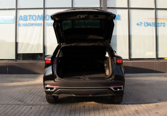 Подержанный автомобиль Omoda C5 2023 года (19 фото)