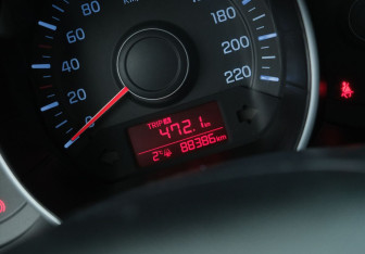 Подержанный автомобиль Kia Rio Sedan 2015 года (16 фото)