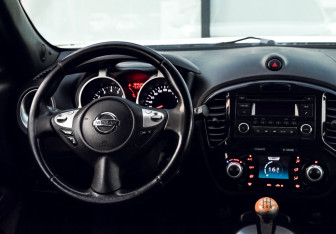 Подержанный автомобиль Nissan Juke 2012 года (19 фото)