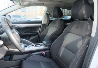 Подержанный автомобиль Geely Coolray 2021 года (16 фото)