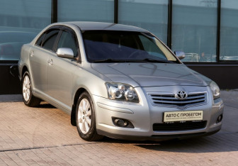 Подержанный автомобиль Toyota Avensis Sedan 2007 года (7 фото)