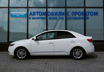 Подержанный автомобиль Kia Cerato Sedan 2010 года (2 фото)