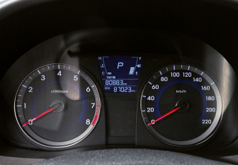 Подержанный автомобиль Hyundai Solaris Sedan 2013 года (11 фото)