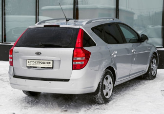 Подержанный автомобиль Kia Ceed Wagon 2007 года (5 фото)